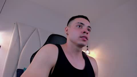 MAX online show from February 19, 10:42 pm