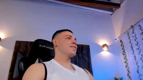 MAX online show from February 22, 9:04 pm