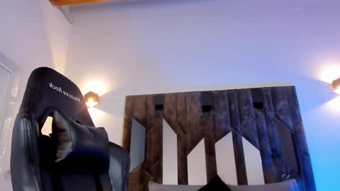 MAX online show from February 23, 12:08 am