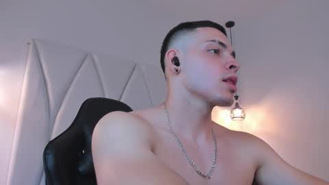 MAX online show from February 26, 3:21 am