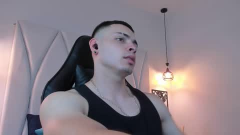 MAX online show from February 26, 9:48 pm