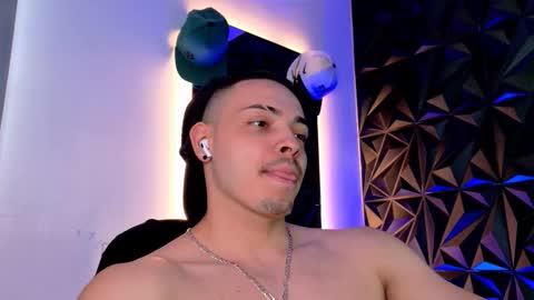 MAX online show from October 8, 10:18 pm