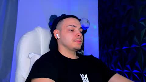 MAX online show from February 10, 10:58 pm