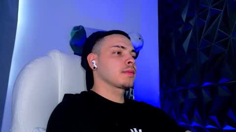 MAX online show from February 12, 3:40 pm