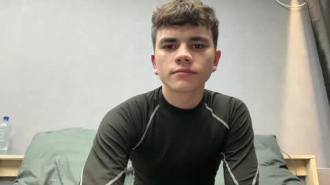 Snapshot of maxwoolf chatting on April 6, 2:07 pm Max online show from April 6, 2:07 pm