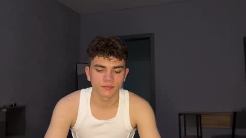 Snapshot of maxwoolf chatting on May 9, 2:55 pm Max online show from May 9, 2:55 pm