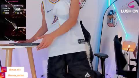 maxx_cortes online show from October 5, 11:57 pm