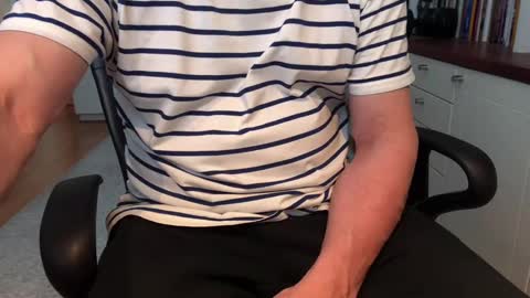Snapshot of maxx_martin chatting on February 12, 7:34 am Max online show from February 12, 7:34 am