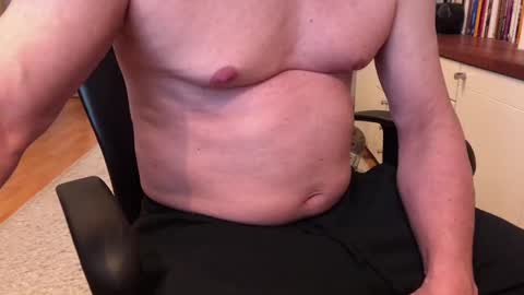 Snapshot of maxx_martin chatting on February 21, 12:28 pm Max online show from February 21, 12:28 pm