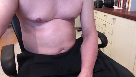 Snapshot of maxx_martin chatting on February 27, 11:41 am Max online show from February 27, 11:41 am