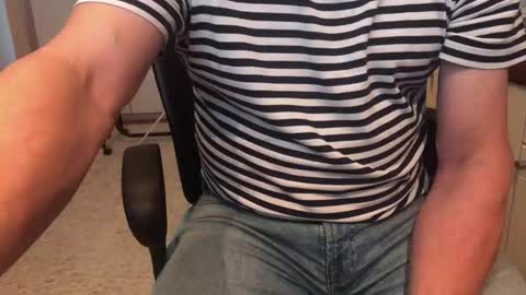 Snapshot of maxx_martin chatting on October 8, 6:55 am Max online show from October 8, 6:55 am