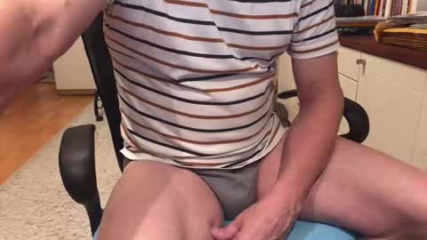 Snapshot of maxx_martin chatting on October 14, 4:46 am Max online show from October 14, 4:46 am