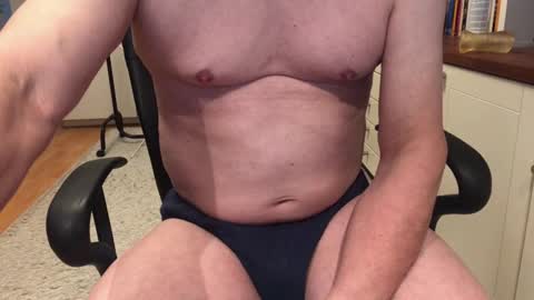 Snapshot of maxx_martin chatting on October 31, 7:42 am Max online show from October 31, 7:42 am