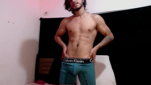 Snapshot of maxximus_10 chatting on December 21, 5:47 am maxximus_10 online show from December 21, 5:47 am