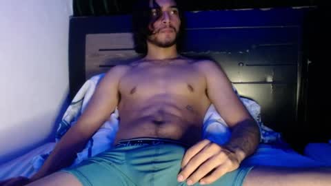 Snapshot of maxximus_10 chatting on December 23, 8:33 am maxximus_10 online show from December 23, 8:33 am