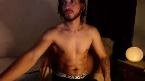 Snapshot of maxximus_10 chatting on January 11, 7:17 am maxximus_10 online show from January 11, 7:17 am