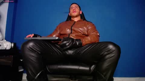 Snapshot of maxxxpowerful chatting on June 28, 11:22 pm maxxxpowerful online show from June 28, 11:22 pm
