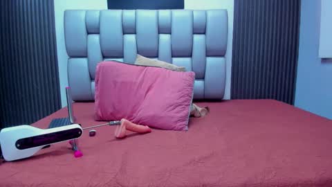 Snapshot of may_clanfort chatting on March 25, 12:22 pm MAY online show from March 25, 12:22 pm