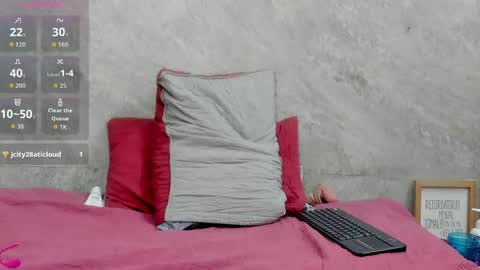 Snapshot of may_clanfort chatting on May 16, 2:30 am MAY online show from May 16, 2:30 am