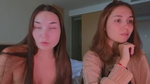 Dani and May online show from August 7, 10:17 am