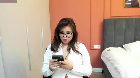 Snapshot of may_mia chatting on March 12, 3:46 am Mia online show from March 12, 3:46 am