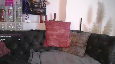 Snapshot of may_wood chatting on October 8, 12:03 pm may_wood online show from October 8, 12:03 pm