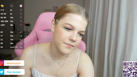 Snapshot of maya_blonde18 chatting on December 5, 3:15 am Maya online show from December 5, 3:15 am