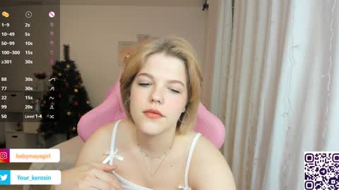 Snapshot of maya_blonde18 chatting on December 10, 3:20 am Maya online show from December 10, 3:20 am