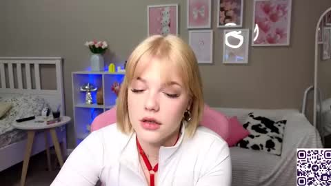 Snapshot of maya_blonde18 chatting on February 12, 3:51 am Maya online show from February 12, 3:51 am