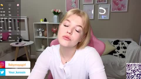 Snapshot of maya_blonde18 chatting on February 26, 3:42 am Maya online show from February 26, 3:42 am