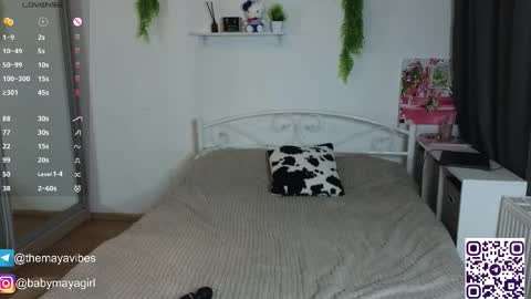 Snapshot of maya_blonde18 chatting on September 20, 3:18 am Maya online show from September 20, 3:18 am