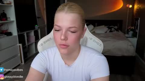 Maya online show from April 27, 3:26 am