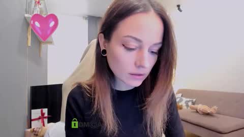 Maya online show from December 15, 3:27 pm