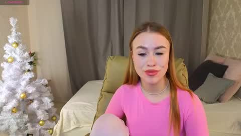 Snapshot of maya_lolly chatting on December 14, 10:50 pm Maya online show from December 14, 10:50 pm