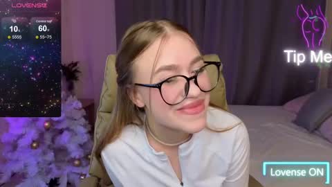 Snapshot of maya_lolly chatting on January 14, 1:28 pm Maya online show from January 14, 1:28 pm