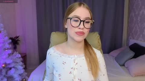 Snapshot of maya_lolly chatting on January 15, 1:41 pm Maya online show from January 15, 1:41 pm