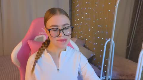 Snapshot of maya_lolly chatting on January 17, 2:07 pm Maya online show from January 17, 2:07 pm