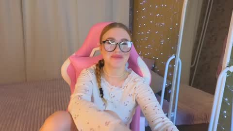 Snapshot of maya_lolly chatting on January 17, 5:08 pm Maya online show from January 17, 5:08 pm