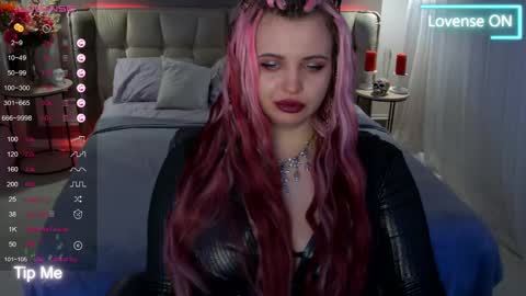 Maya Mils online show from March 11, 7:58 am