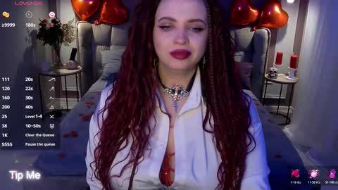 Snapshot of maya_mils chatting on February 9, 12:58 am Maya Mils online show from February 9, 12:58 am