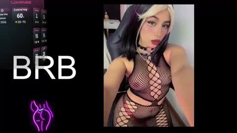 Snapshot of maya_rivers chatting on February 12, 4:18 am Maya online show from February 12, 4:18 am