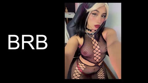 Snapshot of maya_rivers chatting on February 13, 12:06 am Maya online show from February 13, 12:06 am