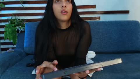 Snapshot of maya_velvet chatting on September 23, 8:45 pm maya_velvet online show from September 23, 8:45 pm
