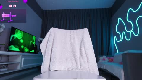 Maya online show from January 24, 12:42 am