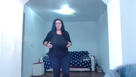 Snapshot of mayabbw50tits chatting on January 8, 6:48 am Maya online show from January 8, 6:48 am