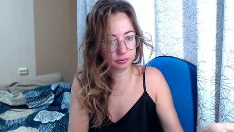 Snapshot of mayacateyes chatting on October 23, 5:51 am Maya online show from October 23, 5:51 am