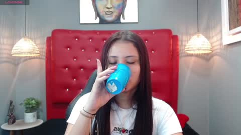 Snapshot of mayamoira chatting on December 14, 11:50 am Maya online show from December 14, 11:50 am