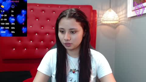 Snapshot of mayamoira chatting on December 19, 3:19 pm Maya online show from December 19, 3:19 pm
