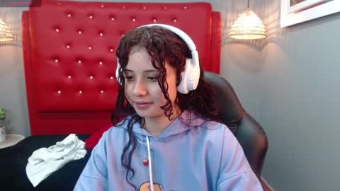 Snapshot of mayamoira chatting on December 28, 2:42 pm Maya online show from December 28, 2:42 pm
