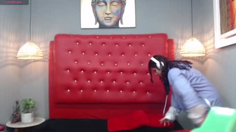 Snapshot of mayamoira chatting on December 28, 5:46 pm Maya online show from December 28, 5:46 pm